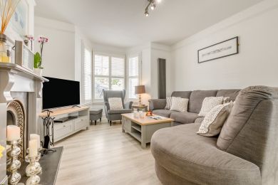 George's Place (OC-G32860)