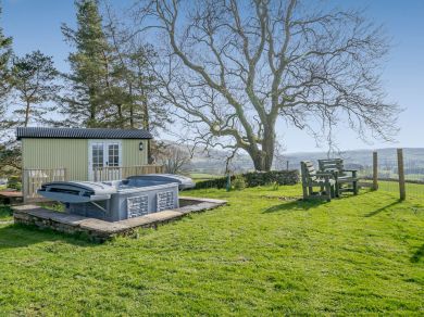 Height Of Winder Shepherds Hut (OC-76535) Height Of Winder Shepherds Hut (OC-76535)