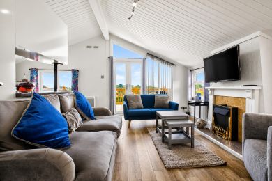Select Hot Tub Lodge (OC-S41407) Select Hot Tub Lodge (OC-S41407)