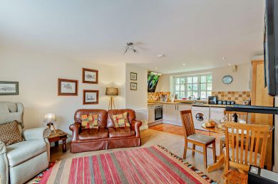 Roe Deer Cottage (OC-R30028)