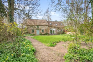 Coach House Cottage (OC-VY204)