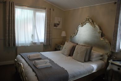 Juliet Lodge (OC-J32299)