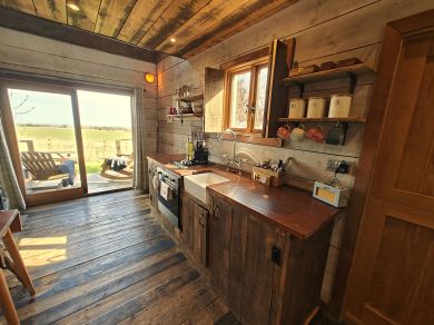 Charlotte's Cabin (OC-L40253) Charlotte's Cabin (OC-L40253)