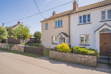 Shirley's Cottage - Somerset (OC-S33601) Shirley's Cottage - Somerset (OC-S33601)