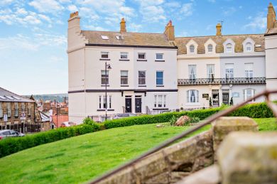 Blue Horizon - Whitby (OC-B29243)