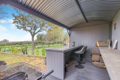 Meadow View Shepherd's Hut (OC-M34086) Meadow View Shepherd's Hut (OC-M34086)