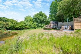 Lakeside Escape at Three Oaks