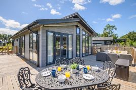 Waterlily Lodge
