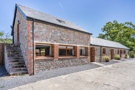 The Coach House - Y Ty Coets