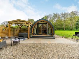 Rivers Edge Glamping River View