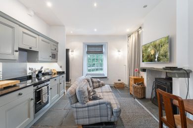 Riverside Cottage (OC-LR129)