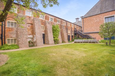 2 The Courtyard (OC-COU) 2 The Courtyard (OC-COU)