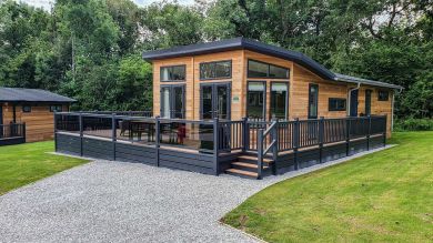 Hazel Lodge (OC-M32830)