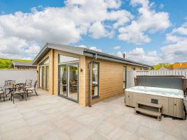 Bay View - Longforth Farm Lodge