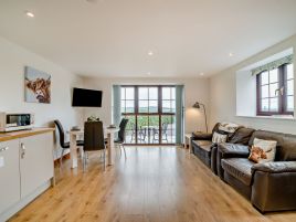 Twinway Farm - The Wagon House