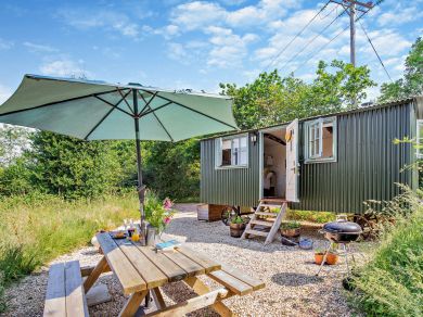 Stubbs Bridge Woodland - Hazel Hut (OC-92475) Stubbs Bridge Woodland - Hazel Hut (OC-92475)