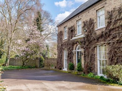 Lincolnshire Manor (OC-61942) Lincolnshire Manor (OC-61942)