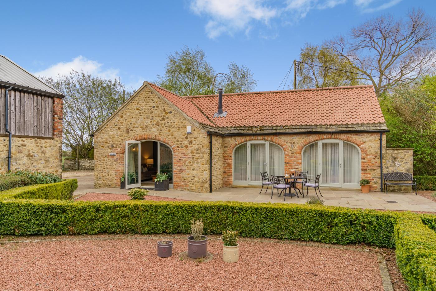 2 Bedroom Cottage in Crakehall - Dog Friendly Holiday Cottage in ...