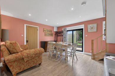 Victoria Cottage - Great Everden (OC-V34789)