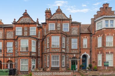 Cromer Town Six (OC-C45999) Cromer Town Six (OC-C45999)