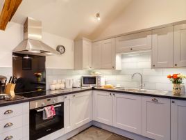 The Hayloft - Burton Farmhouse