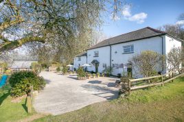 Primrose Cottage - Bennetts Court