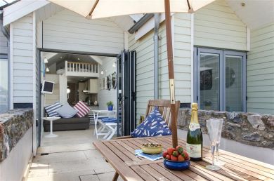 Shaldon Beach Hut 2 (OC-SHABH2) Shaldon Beach Hut 2 (OC-SHABH2)