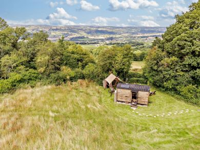 The Hut Above Hay (OC-92993) The Hut Above Hay (OC-92993)