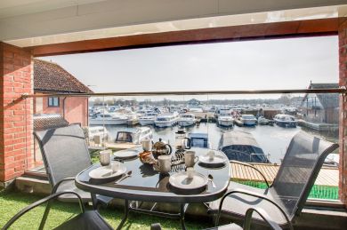 Marina Outlook (OC-1860)