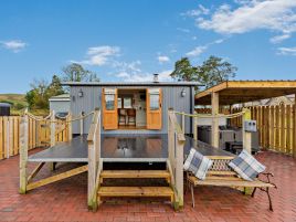 Cherry Tree Hot Tub Hideaway