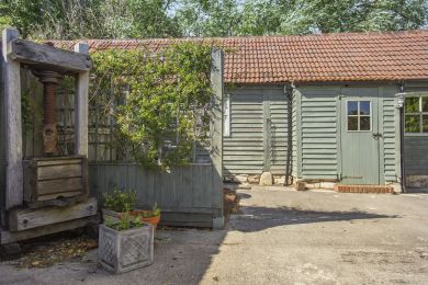 The Cowshed (OC-C44742) The Cowshed (OC-C44742)