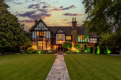 The Tudor Mansion (OC-T28236)