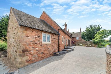 Red Brick Barn (OC-T29849)