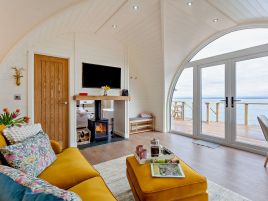 Highland Hot Tub Retreat Premium