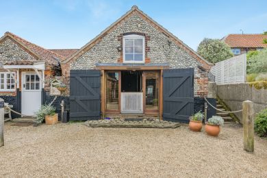 The Old Cart Shed at Cley Windmill (OC-T44263) The Old Cart Shed at Cley Windmill (OC-T44263)