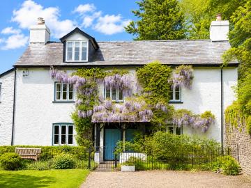 Castell Madoc Cottages (OC-C30673)