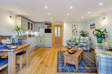Highfield Lodge (OC-H30077)