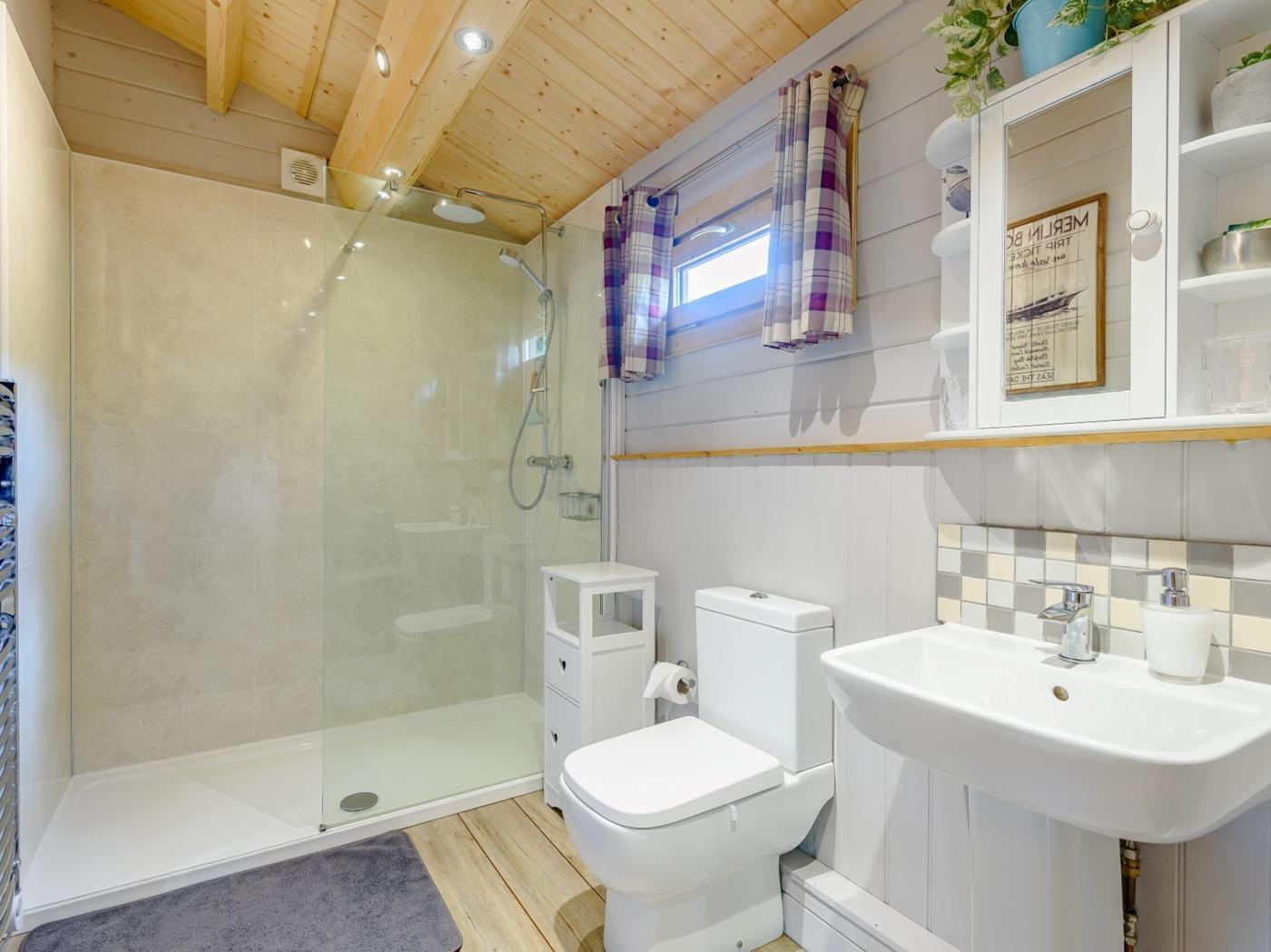 Alverstone Rustic Cabin | Sandown