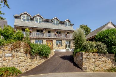 Chough House - Porthcurno (OC-C32547) Chough House - Porthcurno (OC-C32547)