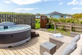 Sunset Glamping Escapes - Golden Dune
