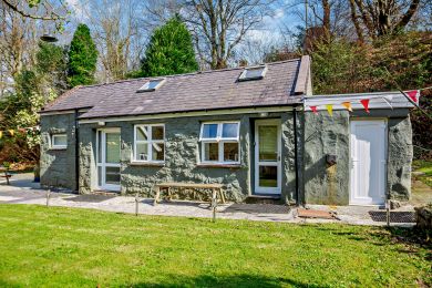 Llety Eryri - Snowdonia Woodland Cottage (OC-Y27569)