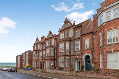 Cromer Town Six (OC-C45999) Cromer Town Six (OC-C45999)