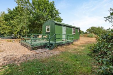 Squirrels Oak - Shepherds Hut 2 (OC-S45860) Squirrels Oak - Shepherds Hut 2 (OC-S45860)