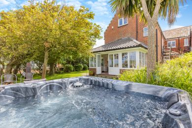 Meadow House - Mundesley (OC-M29730)