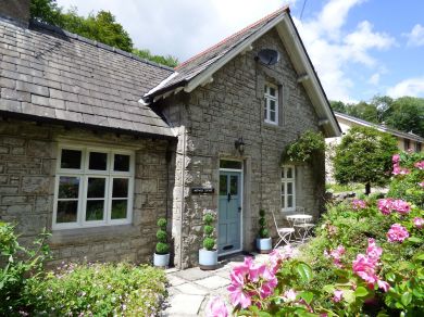 Nutwood Cottage (OC-78871) Nutwood Cottage (OC-78871)