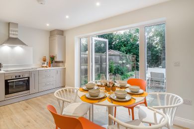 Mews Townhouse (OC-M32532) Mews Townhouse (OC-M32532)