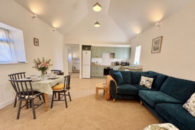 Stoats Cottage (OC-S45344) Stoats Cottage (OC-S45344)