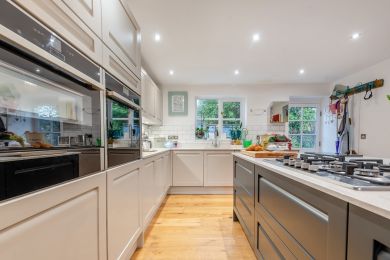 Lily Cottage (OC-L30742)