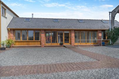 Little Hendre Barn (OC-L29426)