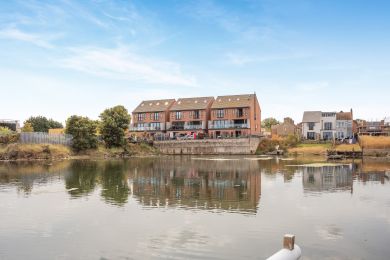 Marina House (OC-M45785) Marina House (OC-M45785)